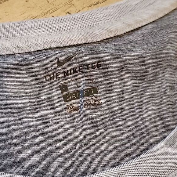 Gray Nike t shirt size S NWOT - Picture 2 of 6